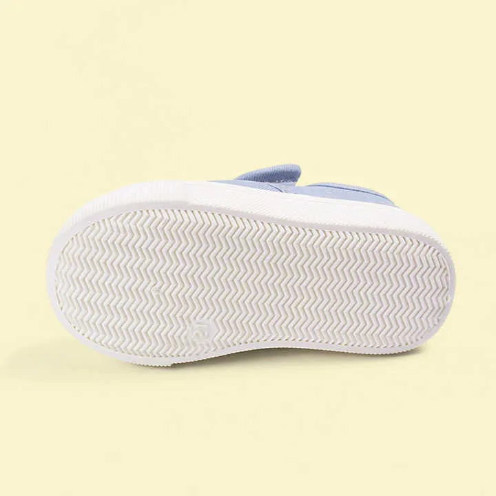 أحذية قماشية جديدة للربيع للأولاد أحذية أطفال . New Spring Boys Canvas Shoes Children