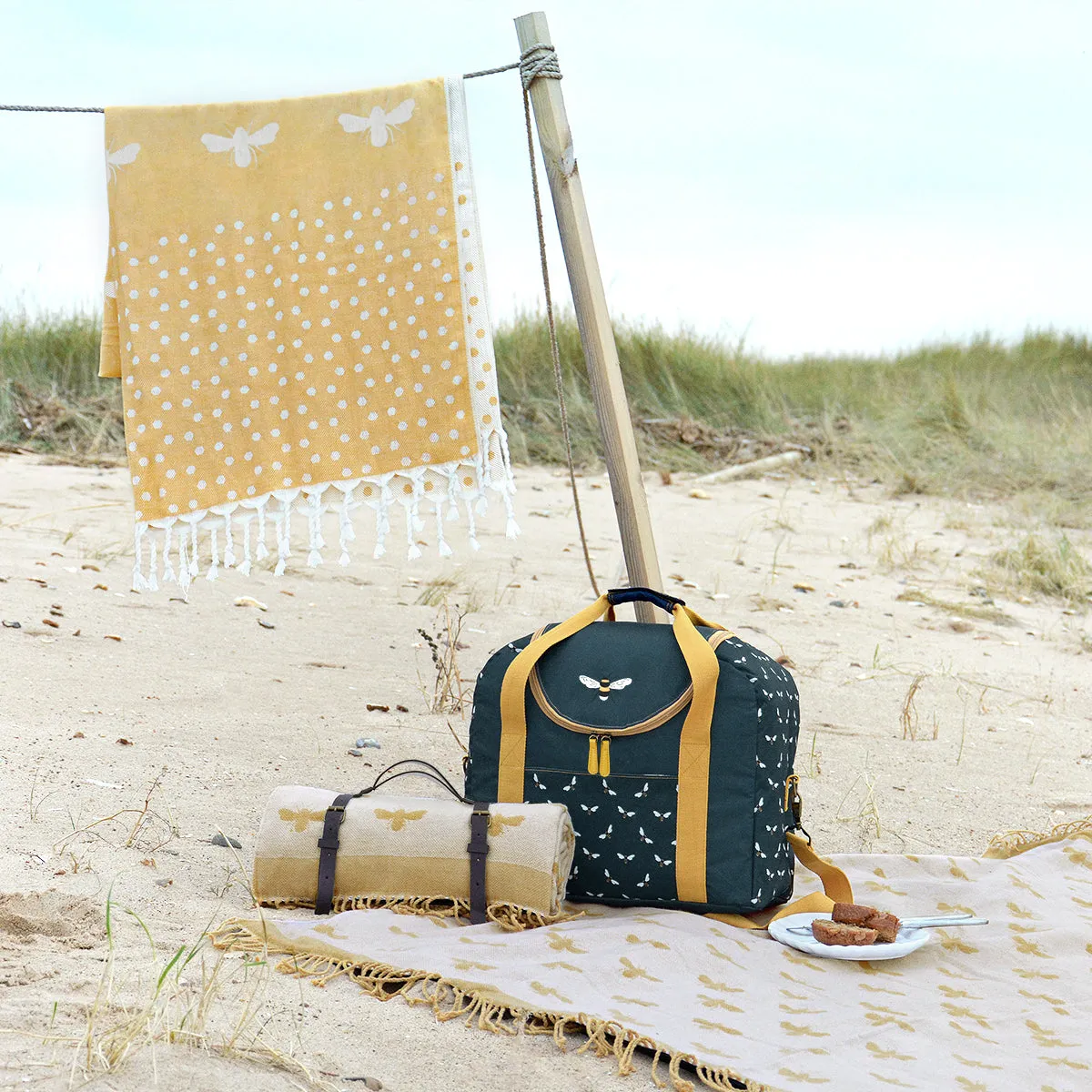 Bees Woven Picnic Blanket